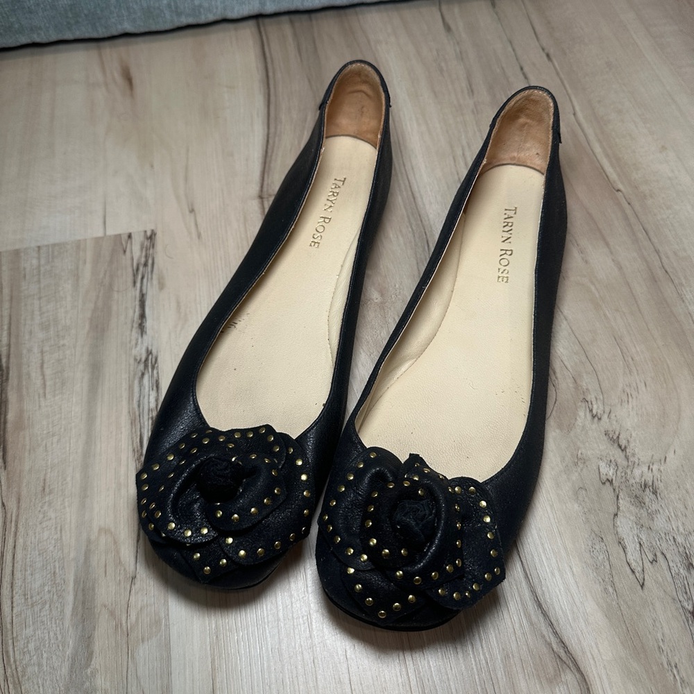 Taryn Rose flower ballet flats